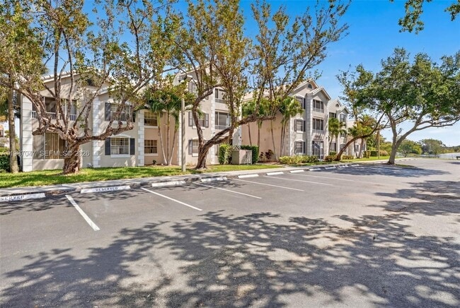 property at 2841 N Oakland Forest Dr