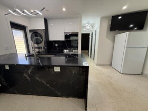5834 NE 17th Rd in Fort Lauderdale, FL - Building Photo - Building Photo