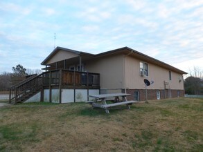 25545 Nugget Dr in Lebanon, MO - Foto de edificio - Building Photo