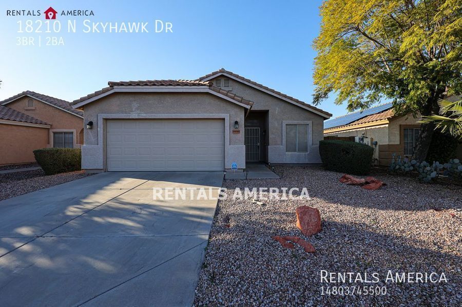 18210 N Skyhawk Dr in Surprise, AZ - Foto de edificio