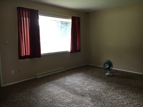 6 Unit Apartment in Spokane, WA - Building Photo - Building Photo