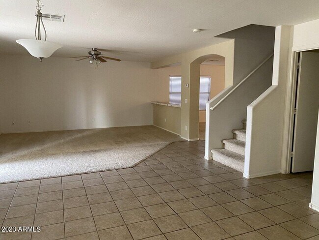 45718 W Guilder Ave in Maricopa, AZ - Foto de edificio - Building Photo