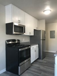 400 E 5th St, Unit 2 photo'