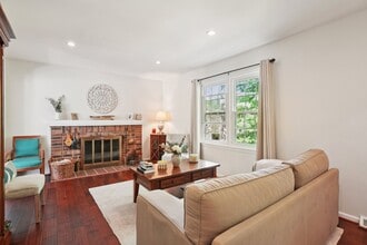 9116 Meadow Rue Ln in Annandale, VA - Building Photo - Building Photo