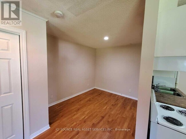 20437 Yonge St in East Gwillimbury, ON - Building Photo - Building Photo