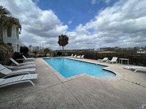 12430 River Highlands Dr in Saint Amant, LA - Building Photo - Building Photo