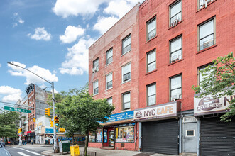 2325 1st Ave in New York, NY - Building Photo - Building Photo