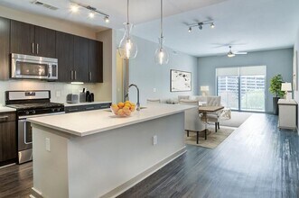 2144 Peachtree Rd in Atlanta, GA - Building Photo - Building Photo