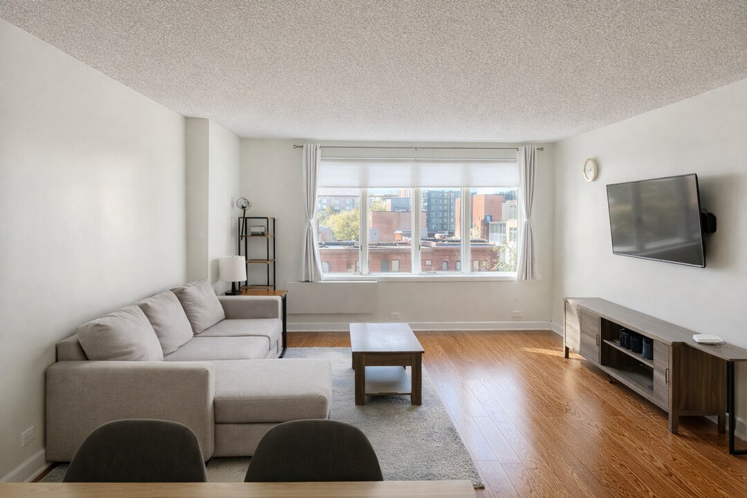 801 S Plymouth Ct, Unit 608 in Chicago, IL - Foto de edificio