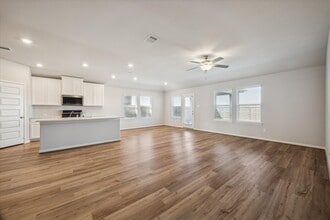 10008 Deussen Ln in Texas City, TX - Building Photo - Building Photo