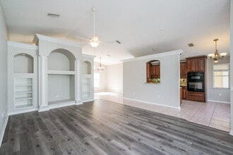 9233 Buena Mesa Dr in New Port Richey, FL - Building Photo - Building Photo