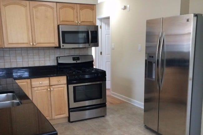 18003 Greenview Terrace in Country Club Hills, IL - Building Photo - Building Photo