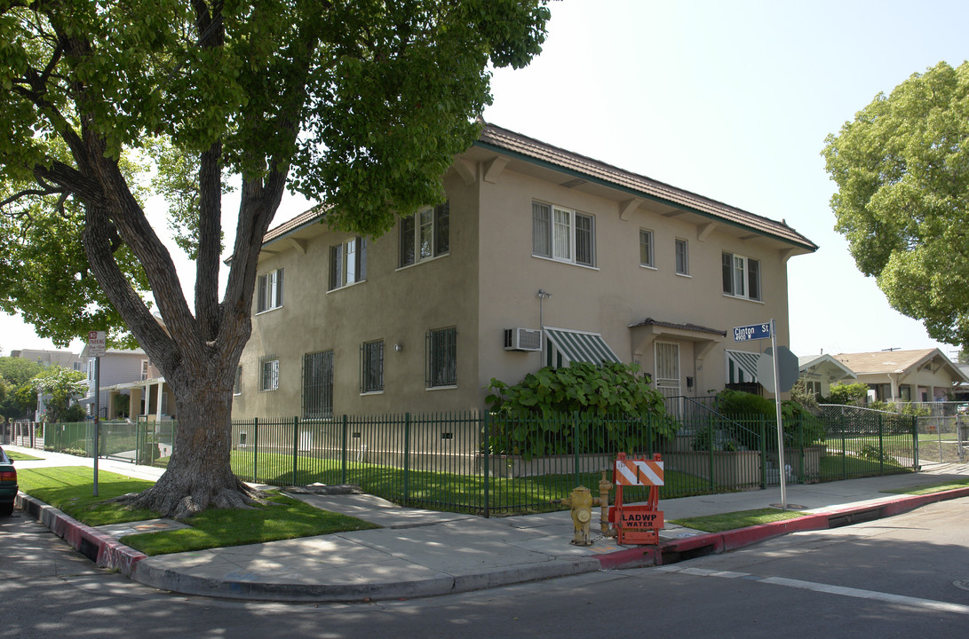 601 Manhattan Pl in Los Angeles, CA - Building Photo