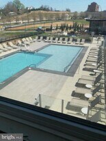 145 Riverhaven Dr in Oxon Hill, MD - Building Photo