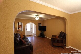 1707 Timber Oak St in San Antonio, TX - Building Photo - Building Photo