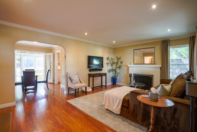 610 Topaz St in Redwood City, CA - Building Photo - Building Photo