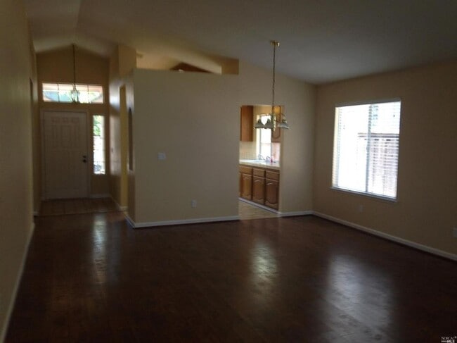 1103 Meadowlark Dr in Vacaville, CA - Building Photo - Building Photo