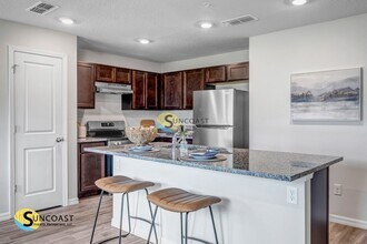 12728 Buffing Rd in Port Charlotte, FL - Foto de edificio - Building Photo