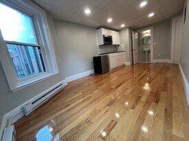 301 Newbury St, Unit 13 in Boston, MA - Building Photo