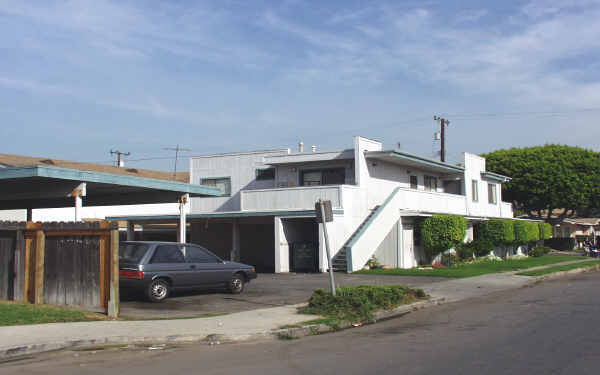 539 Cherry Ave in Long Beach, CA - Building Photo - Building Photo