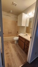 2510 Hartnell Ave, Unit 9 in Redding, CA - Foto de edificio - Building Photo