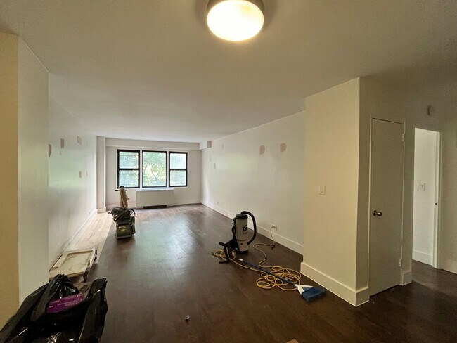220 E 63rd St in New York, NY - Building Photo - Building Photo