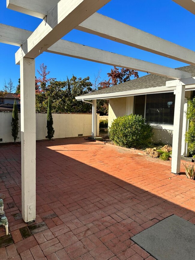 708 Saturn Way in Livermore, CA - Building Photo - Building Photo