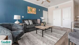 195 N Creek Dr in Summerville, SC - Building Photo