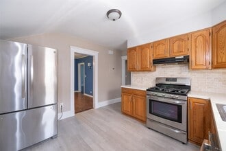 1078 Washington Ave in Pelham Manor, NY - Building Photo - Building Photo