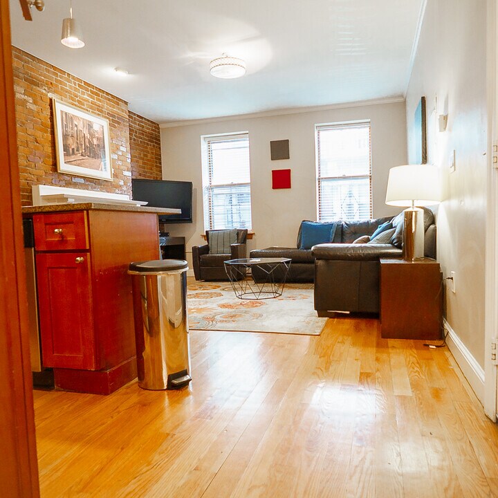 19 Garrison St in Boston, MA - Building Photo