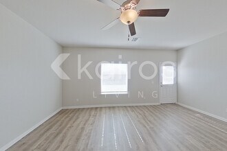 920 NW 4th St in Newcastle, OK - Foto de edificio - Building Photo