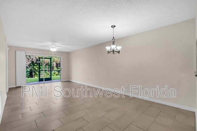 7294 Cloister Dr in Sarasota, FL - Building Photo - Building Photo