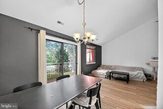 203 CYPRESS Cir in Mount Laurel, NJ - Foto de edificio - Building Photo