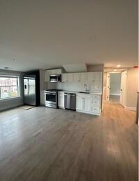 13 Greylock Rd, Unit 1 in Boston, MA - Building Photo - Building Photo