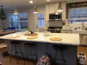 10313 Shadow Oaks Dr in Houston, TX - Building Photo - Building Photo