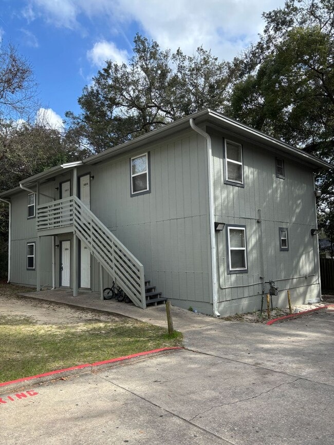 property at 1323 Volusia St