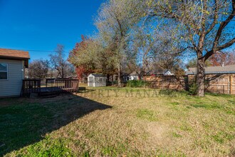 900 N Brownthrush Ln in Wichita, KS - Building Photo - Building Photo