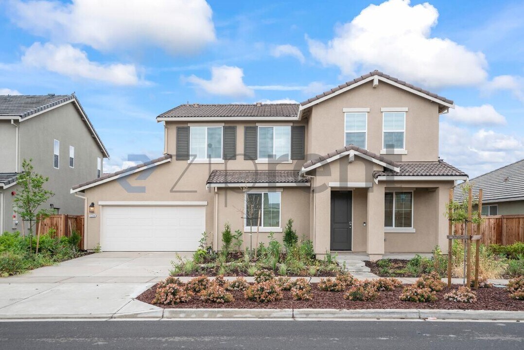 3284 Oak Trl Dr in Manteca, CA - Building Photo