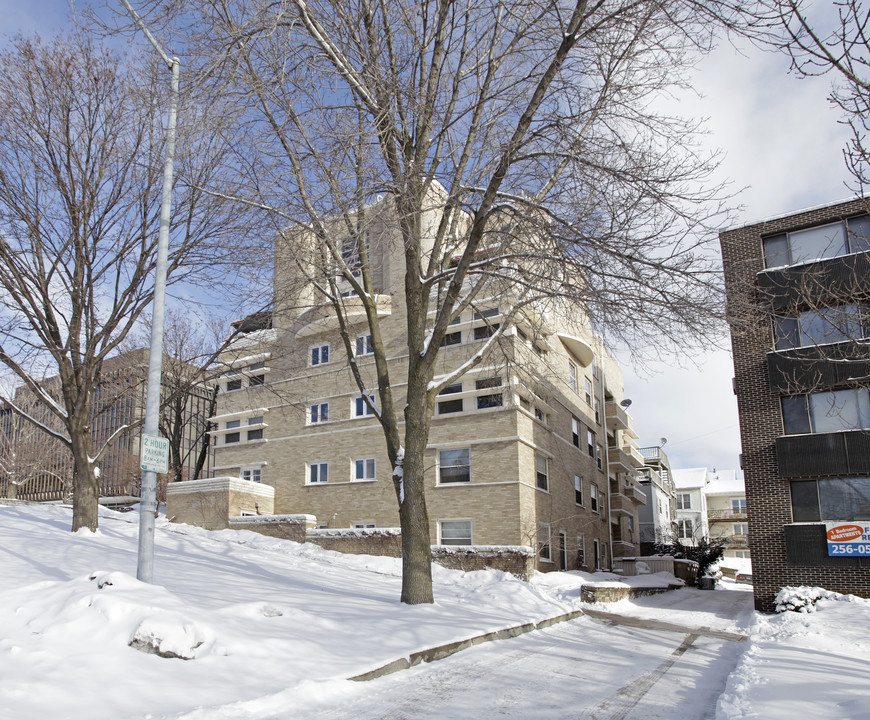 General Bryant Manor Apartments in Madison, WI - Foto de edificio