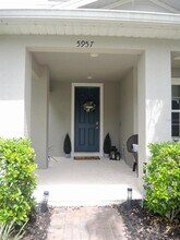 5957 Glory Bower Dr in Winter Garden, FL - Building Photo - Building Photo