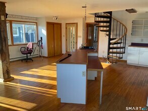 52 Brown Rd in East Haven, CT - Building Photo - Building Photo