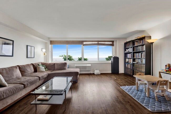 1440 N Lake Shore Dr in Chicago, IL - Building Photo - Building Photo