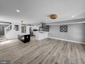 5946 2nd St in Deale, MD - Building Photo