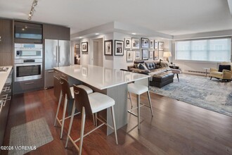 28 Riverside Ave in Red Bank, NJ - Building Photo - Building Photo