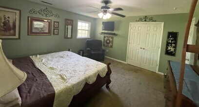 92 Crawford Rd in Eva, AL - Foto de edificio - Building Photo