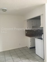 1727 Liberty St-Unit -2 in Hollywood, FL - Building Photo - Building Photo