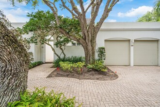 8409 Red Bay Ct in Indian River Shores, FL - Building Photo - Building Photo