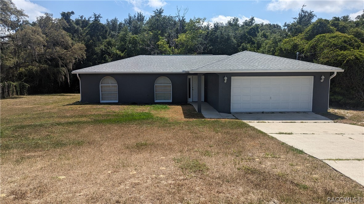 870 S Thyme Point in Homosassa, FL - Foto de edificio