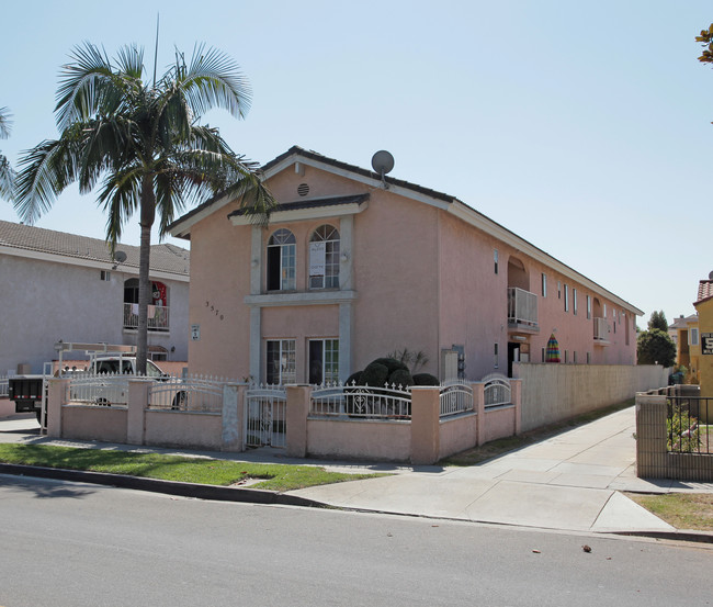 3570 Bell Ave in Bell, CA - Building Photo - Building Photo