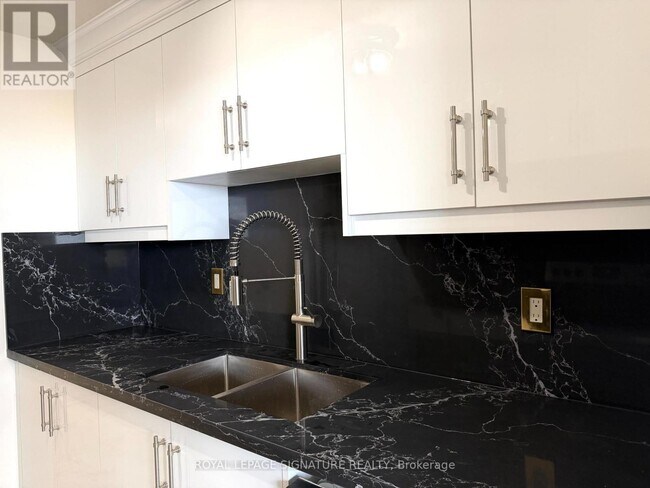 270 Palmdale Dr in Toronto, ON - Building Photo - Building Photo